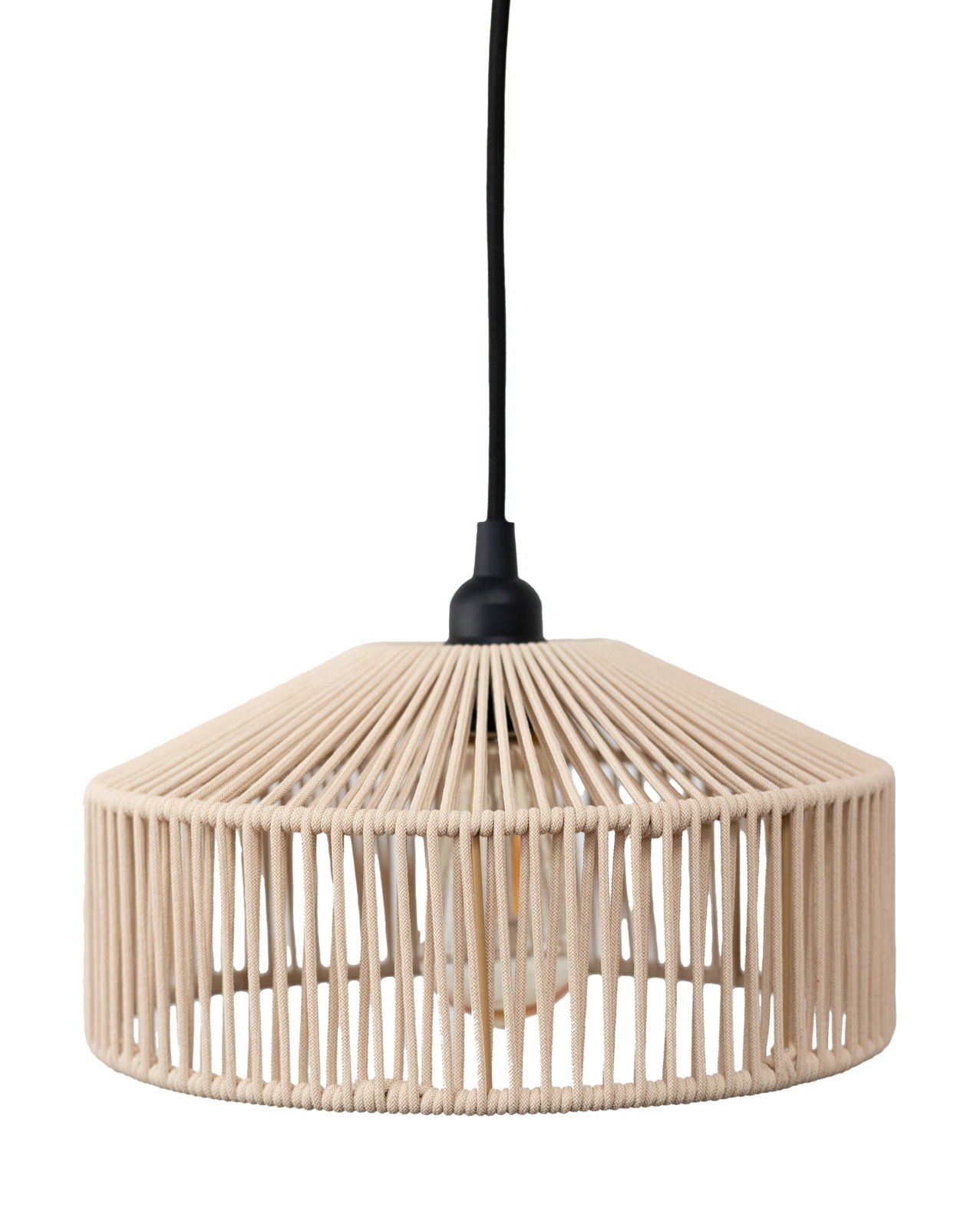Outdoor-Hängeleuchte CALABARDINA aus geflochtenem Material in seitlicher Perspektive