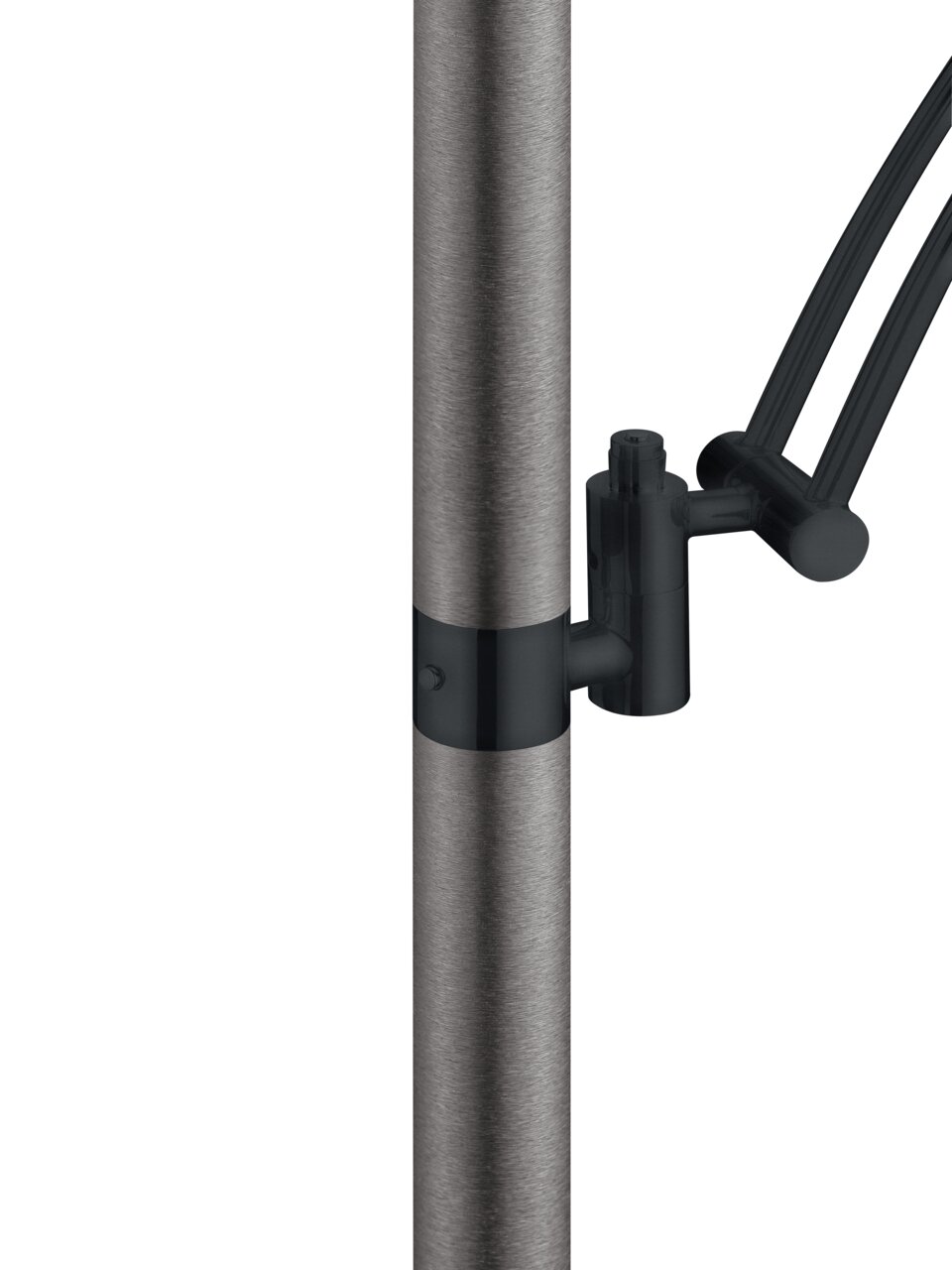 Hell Stehleuchte ANDY Nahaufnahme des Ständers der Stehleuchte ANDY in gebürstetem Metall mit schwarzem Gelenk.