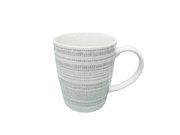 Weiße Tasse mit grauem Streifenmuster, seitliche Perspektive