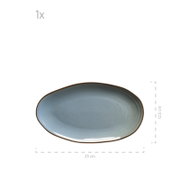 Ovaler Keramik-Servierteller in Hellblau mit braunem Rand, ca. 23 x 12,5 cm, Draufsicht von oben auf weißem Hintergrund