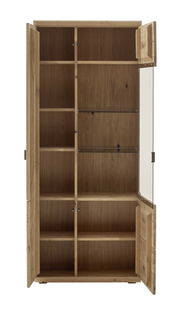 Geöffnete Vitrine aus Holz mit mehreren Regalböden, frontale Ansicht