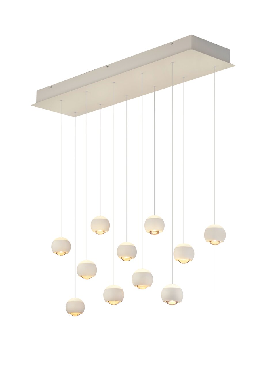 Moderne Pendelleuchte CANNON mit zehn kugelförmigen Lampen, hängend an dünnen Kabeln von einer rechteckigen Deckenplatte, seitliche Perspektive.