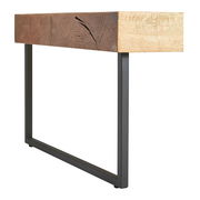 Moderner Couchtisch mit Holzplatte und Metallgestell, seitliche Perspektive