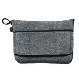 Graue Reisedecke in einer kompakten Tasche, Vorderansicht