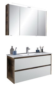 Moderne Badkombination mit Spiegelschrank und Waschbeckenunterschrank in Holzoptik, frontal betrachtet