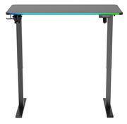 Moderner E-Gaming Tisch mit höhenverstellbaren Beinen, frontal betrachtet.