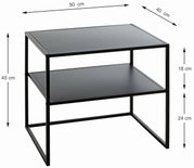 Moderner schwarzer Beistelltisch mit zwei Ebenen, rechteckig, aus Metall, seitliche Perspektive.