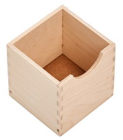 Holzschublade mit Aussparung, perspektivisch von oben fotografiert