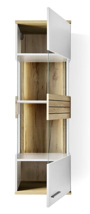 Hangvitrine van hout en glas met twee open deuren, vooraanzicht