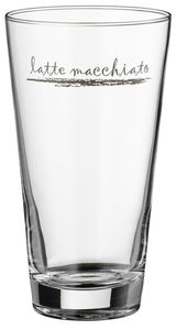 Latte Macchiato-Glas, frontal fotografiert, mit Schriftzug 'latte macchiato' in eleganter Schrift.