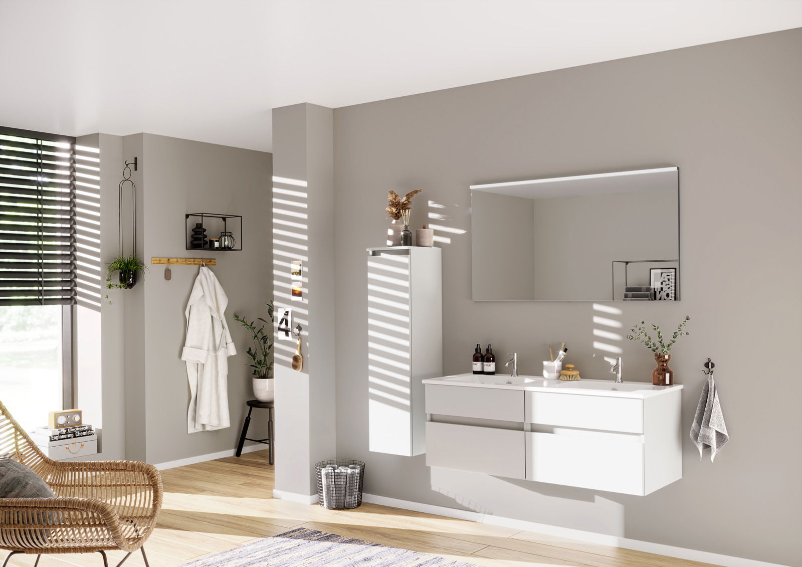 Moderne Badezimmerkombination mit weißem Waschtisch und Spiegel, seitliche Perspektive