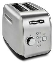 Silberner KitchenAid 2-Scheiben-Toaster mit Bedienelementen und seitlicher Perspektive