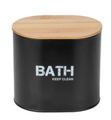 Schwarze Badbox mit Holzdeckel, Aufschrift 'BATH KEEP CLEAN', Frontalansicht