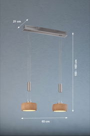 Moderne Pendelleuchte mit zwei hölzernen Lampenschirmen, aufgehängt an verstellbaren Kabeln, seitliche Perspektive.