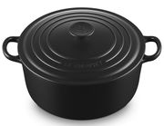 Schwarzer Bräter 26cm mit Deckel, seitliche Perspektive