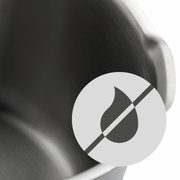 Nahaufnahme eines Topfes aus Edelstahl mit Symbol für tropffreies Ausgießen.