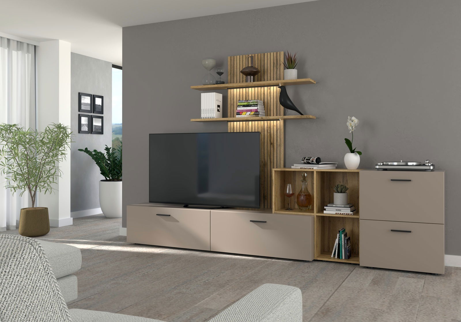 Moderne Wohnwand mit TV, Regalen und Schränken in einem stilvollen Wohnzimmer, seitliche Perspektive