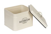 Beige Badbox mit Deckel, geöffnet, aus seitlicher Perspektive fotografiert, mit der Aufschrift 'Bathroom Storage'.
