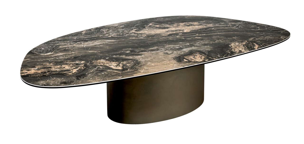 Eleganter Couchtisch mit ovaler Marmorplatte und stabiler, ovaler Basis, seitliche Perspektive.