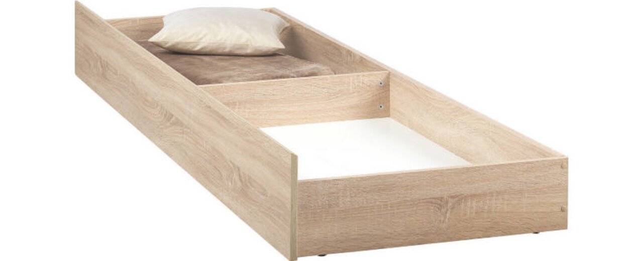 Z2 Bettschubkasten MALMÖ Bettschubkasten aus Holz in heller Eichenoptik, perspektivisch von vorne rechts fotografiert, mit Kissen und Decke.