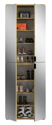 Garderobenschrank mit Spiegel, gefüllt mit verschiedenen Schuhen, aus frontaler Perspektive.