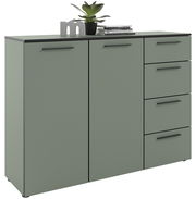 Modernes Sideboard in grauer Farbe mit zwei Türen und vier Schubladen, dekoriert mit einer Pflanze und Büchern, seitliche Perspektive