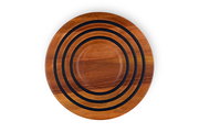 Runder Holzuntersetzer aus Akazienholz mit schwarzen Ringen, Draufsicht
