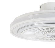 Moderner Deckenventilator in Nahaufnahme von unten, mit weißem Gehäuse und stilvollem Design.