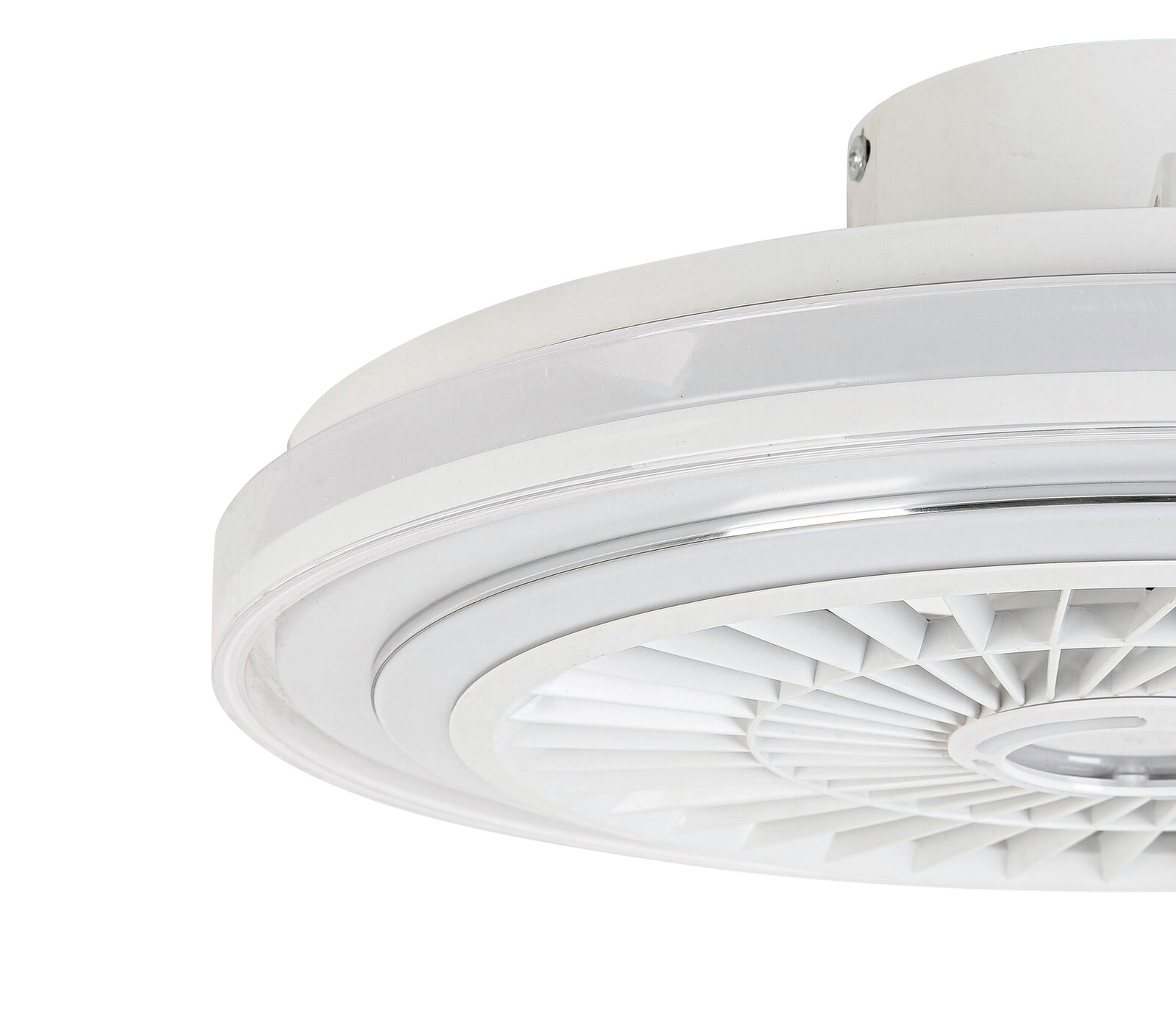 Moderner Deckenventilator in Nahaufnahme von unten, mit weißem Gehäuse und stilvollem Design.