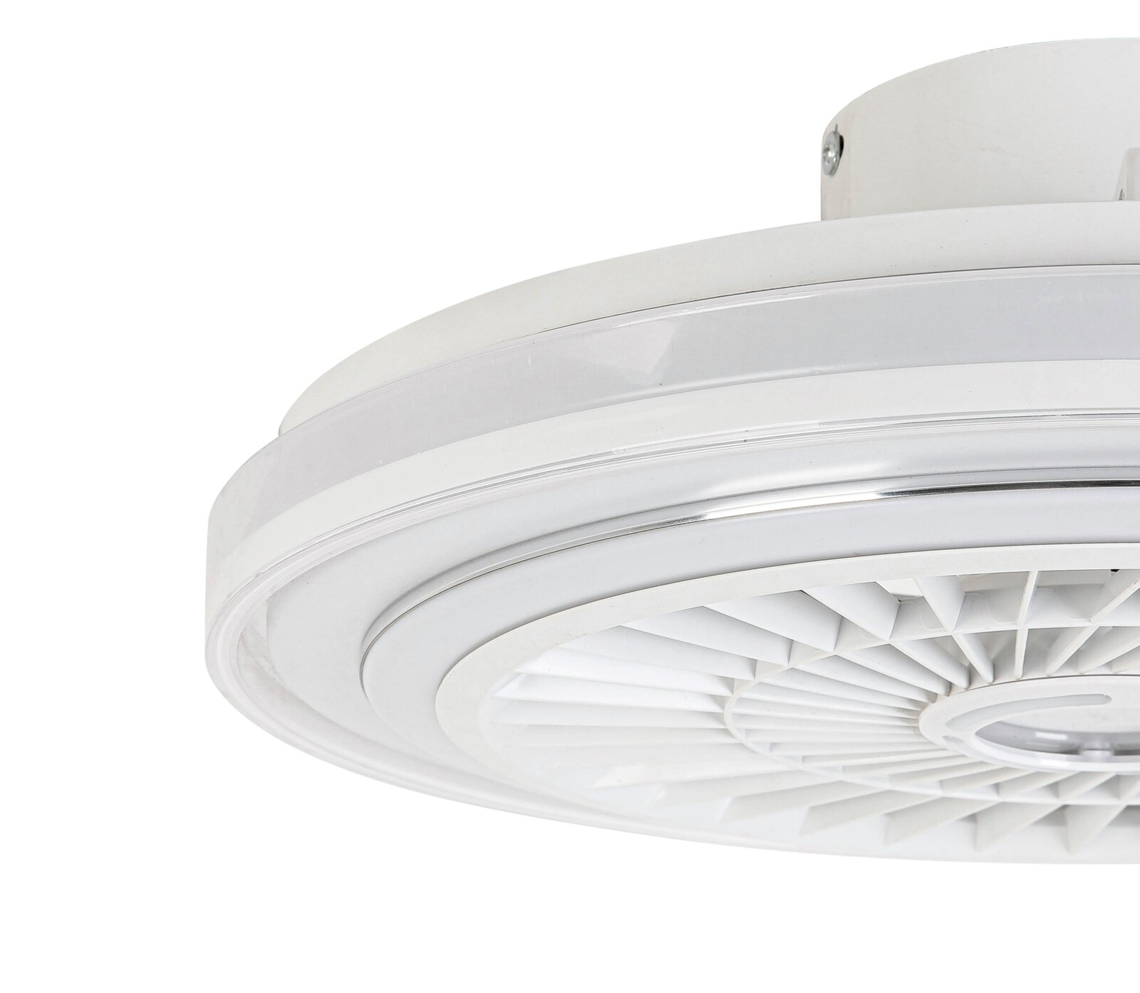 Moderner Deckenventilator in Nahaufnahme von unten, mit weißem Gehäuse und stilvollem Design.