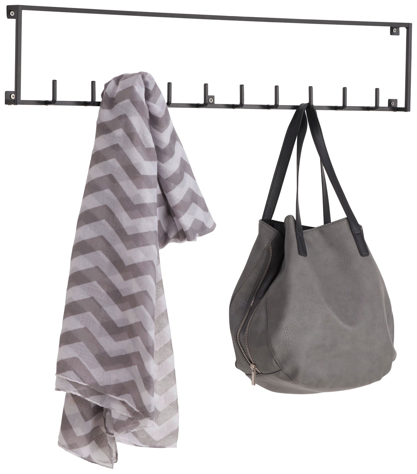 Schwarze Hakenleiste mit mehreren Haken, an der ein graues Tuch und eine graue Tasche hängen, frontal betrachtet.