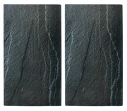 Zwei rechteckige Glasschneideplatten mit dunkler, steinähnlicher Oberfläche, von oben betrachtet.