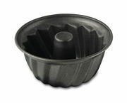 Gugelhupf-Backform 10cm in schwarzer Farbe, seitliche Perspektive