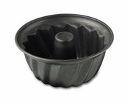 Gugelhupf-Backform 10cm in schwarzer Farbe, seitliche Perspektive