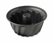 Gugelhupf-Backform 10cm in schwarzer Farbe, seitliche Perspektive