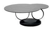 Moderner Couchtisch mit zwei runden, überlappenden Tischplatten und elegantem Metallgestell, seitliche Perspektive
