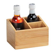 Bambus Organizer mit drei Fächern, gefüllt mit zwei Flaschen, aus einer leicht erhöhten Perspektive.