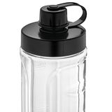 Nahaufnahme einer transparenten Trinkflasche mit schwarzem Deckel und Tragegriff, geeignet für Smoothies.