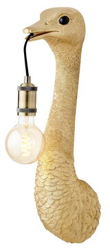 Goldene Wandleuchte in Form eines Straußenkopfes mit einer Glühbirne im Schnabel, seitliche Perspektive.