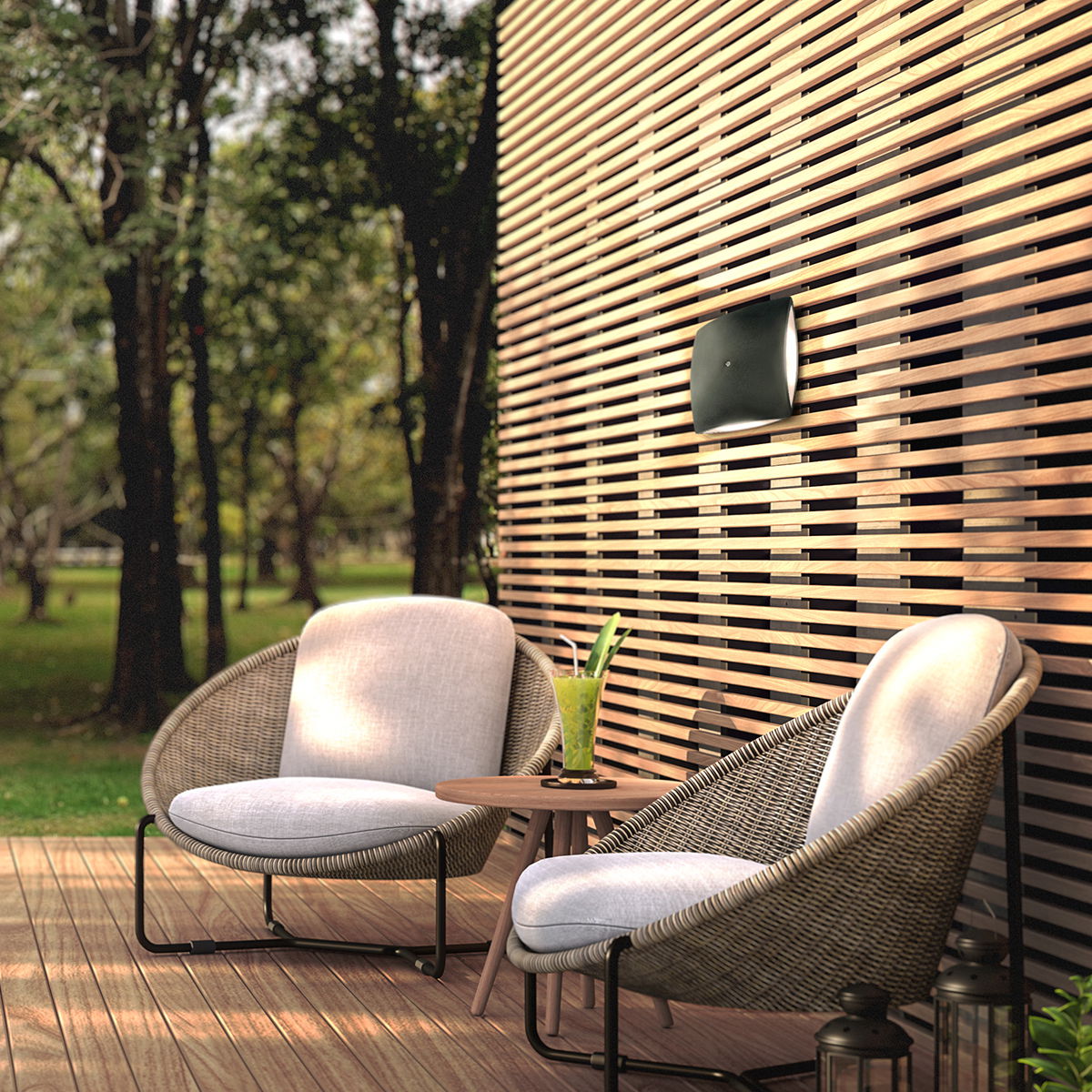 FHL easy AKKU-Wandleuchte MAGNETICS Moderne AKKU-Wandleuchte an einer Holzlattenwand auf einer Terrasse mit zwei gemütlichen Sesseln und einem kleinen Tisch, aus der Perspektive von schräg vorne.