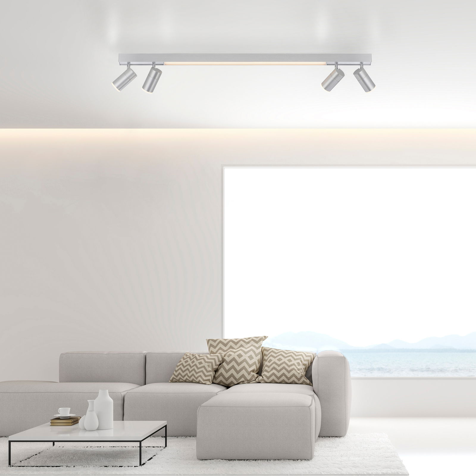 Moderne Deckenleuchte PURE-LINES von Paul Neuhaus in einem stilvollen Wohnzimmer, seitliche Perspektive.