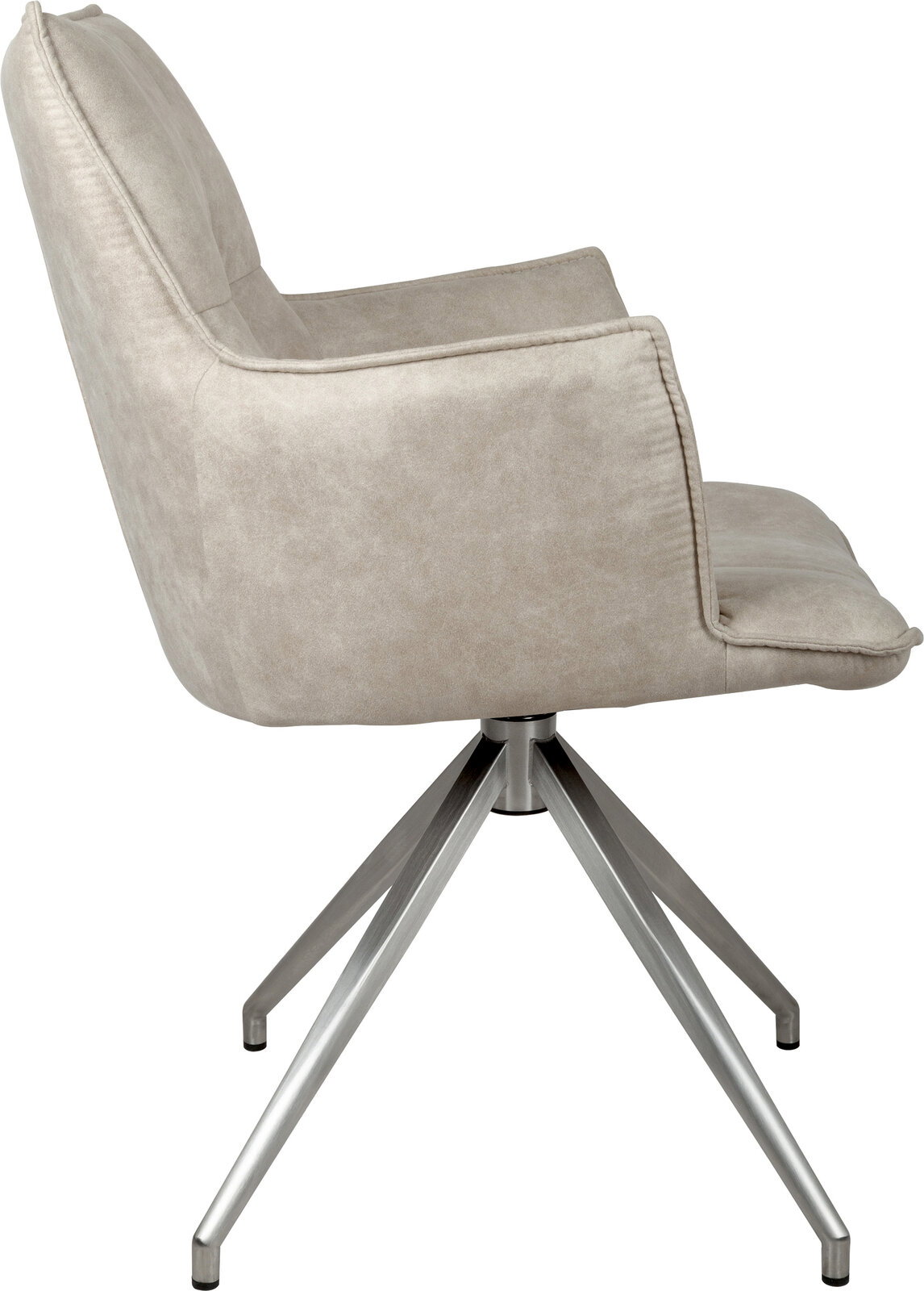 Beiger, gepolsterter Drehstuhl mit Armlehnen und hoher Rückenlehne auf silbernem Metall-Fußkreuz, Seitenansicht von links vor weißem Hintergrund