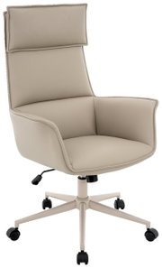 Beige directiestoel met hoge rugleuning en armleuningen, zijaanzicht