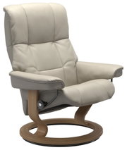 Beiger Stressless Einzelsessel MAYFAIR mit Holzgestell, seitliche Perspektive
