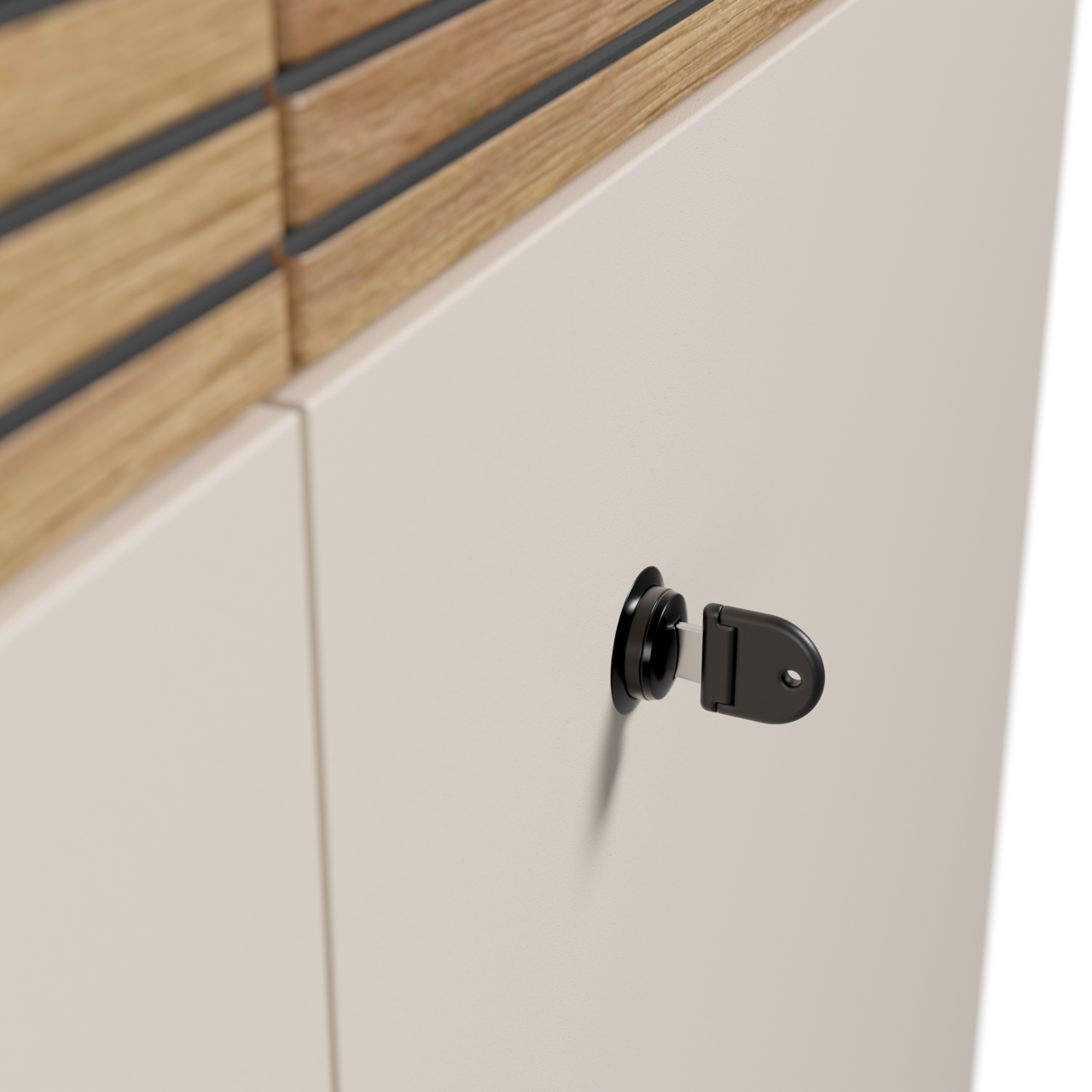 Nahaufnahme eines Aktenschranks mit Holzoberfläche und einem schwarzen Schloss an der Vorderseite.