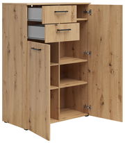 Kommode aus Holz mit zwei offenen Schubladen und zwei geöffneten Türen, die mehrere Regalfächer zeigen, Perspektive von vorne links