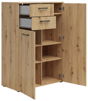 Kommode aus Holz mit zwei offenen Schubladen und zwei geöffneten Türen, die mehrere Regalfächer zeigen, Perspektive von vorne links