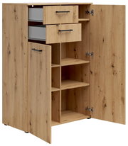 Kommode aus Holz mit zwei offenen Schubladen und zwei geöffneten Türen, die mehrere Regalfächer zeigen, Perspektive von vorne links