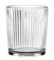 Transparenter gerippter Becher aus Glas, Frontalansicht