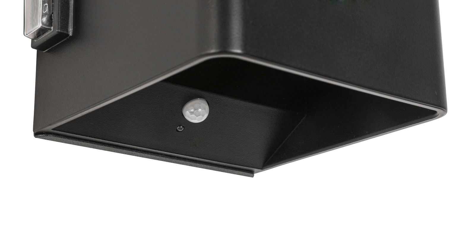 Nahaufnahme einer schwarzen Akku-Wandleuchte mit Bewegungssensor, von unten betrachtet.